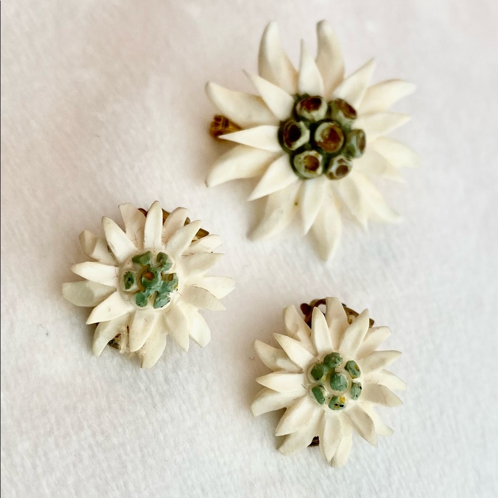 Vintage carved Eidelweiss Demi parure